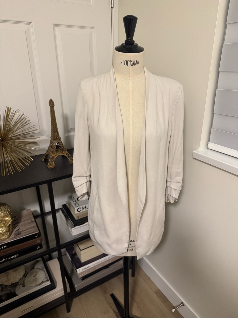 Aritzia Babaton Power Hip Ecru Open Front Women's Blazer